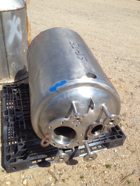 used 60 gallon Reactor vessel. Mfr. Roben.  Rated 60 PSI @ 100 F internal and 75 PSI @ 100 F. jacket.  2' dia. x 3' T/T. No mixer included.